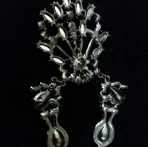 5/$20 - Pink Rhinestone Statement Necklace - Picture 4 of 5